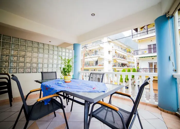 Downtown Meteora * 卡兰巴卡